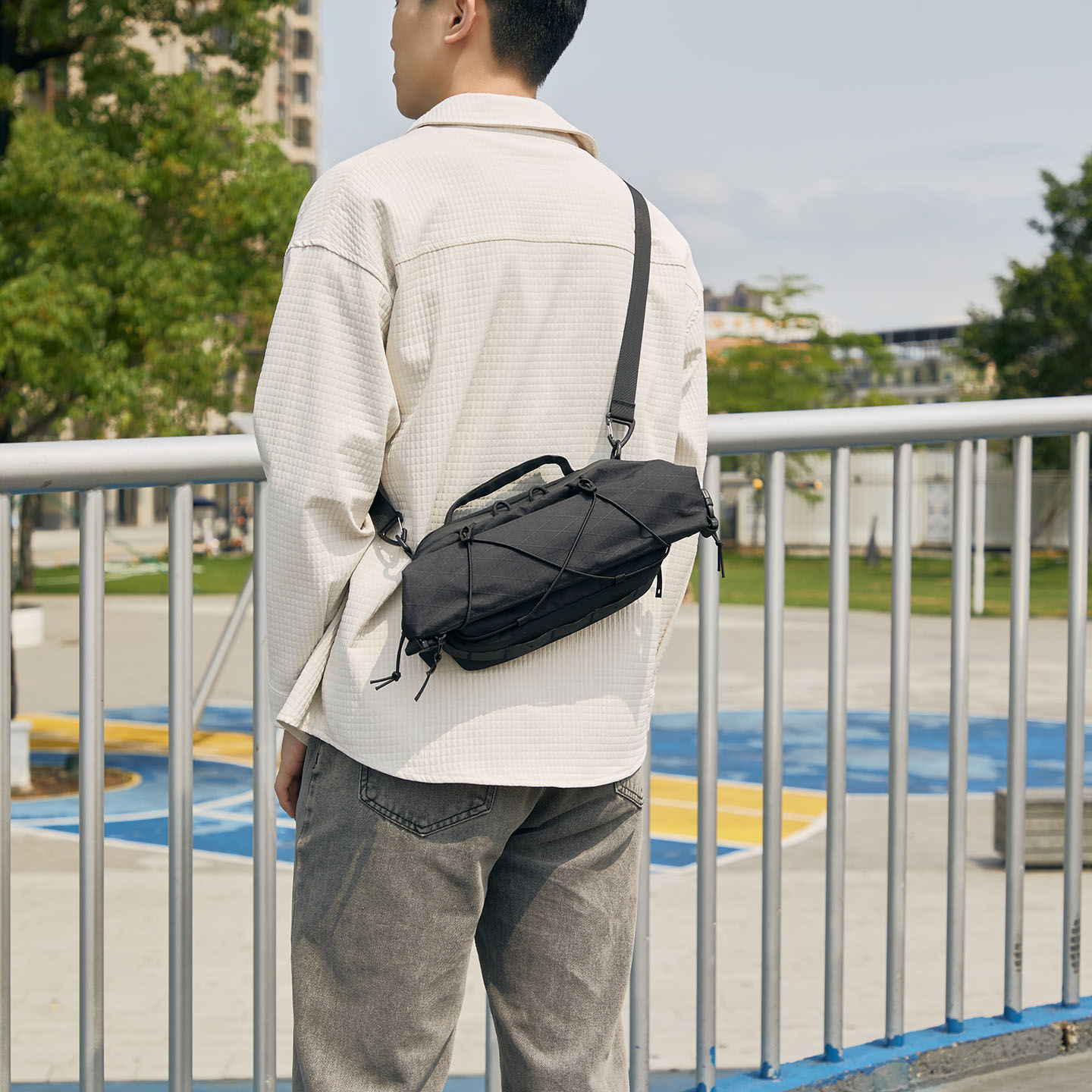 New men's shoulder bag, outdoor multi-functional single shoulder bag, black storage bag for men's commuting