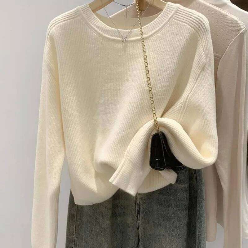Chic Feminine Cotton Blend Tunic Sweatshirt with Comfortable A-line Silhouette Suitable For Cooler Months