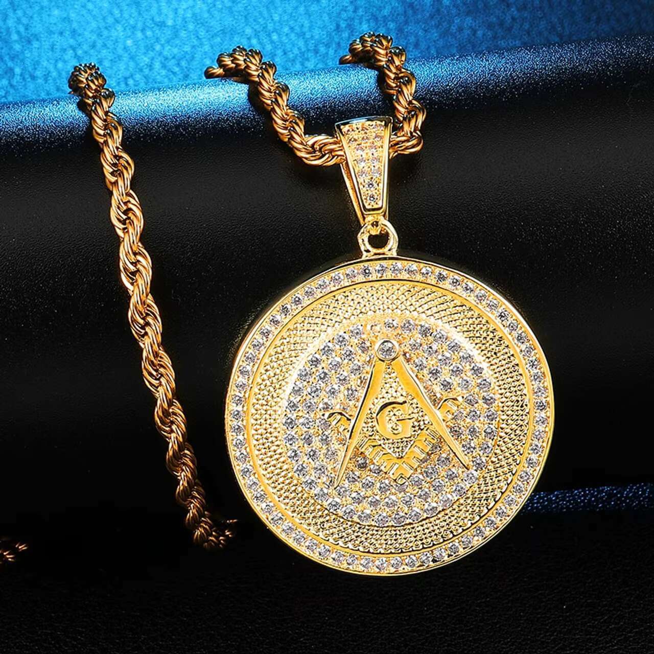 New Arrival Stylish Hip Hop 14K Gold Bling Moissanite Pendant Freemason Masonic Necklace