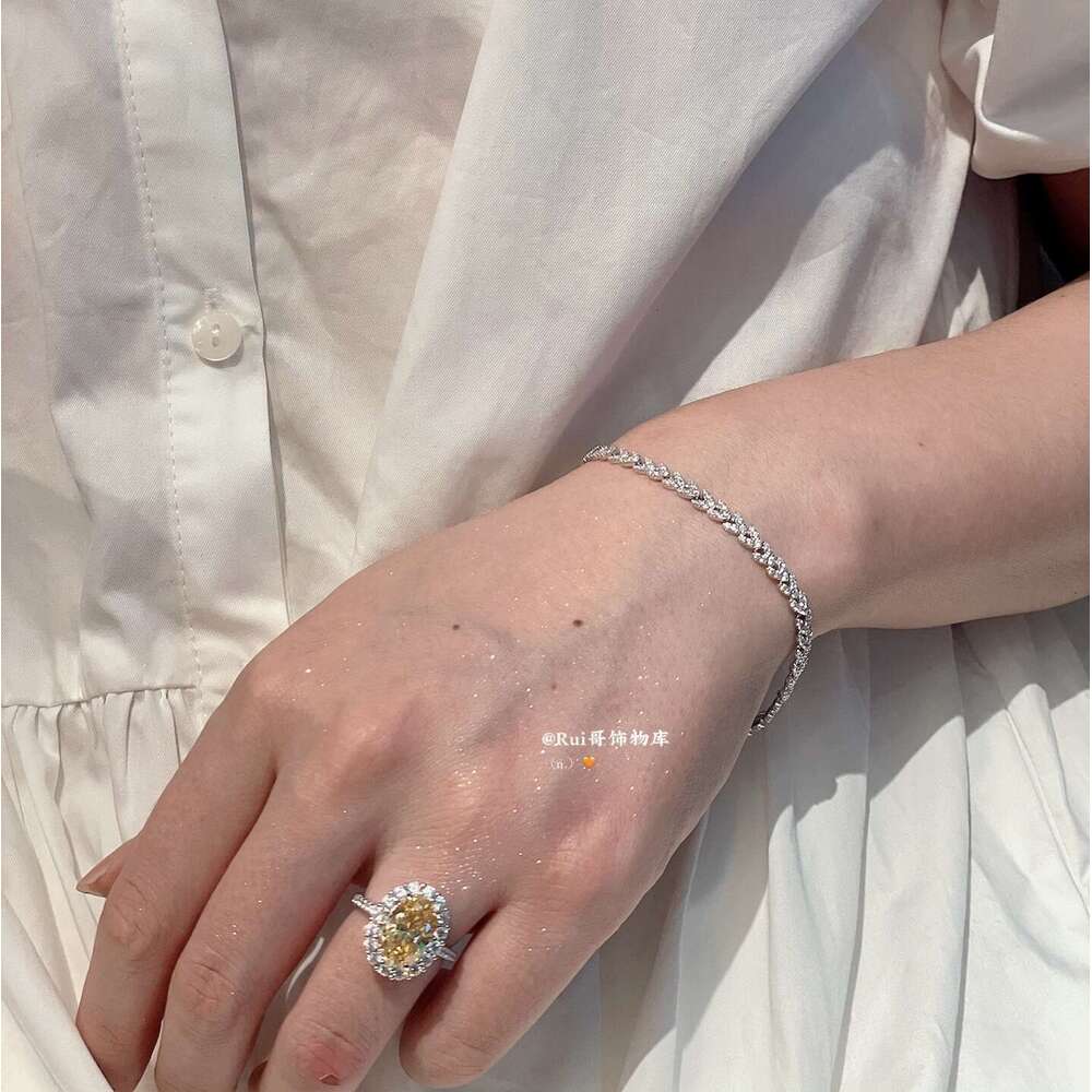 Hot Selling High Carbon Diamond Luxurious Pigeon Egg Zircon Women's Wedding Ring Fashion Jewelry