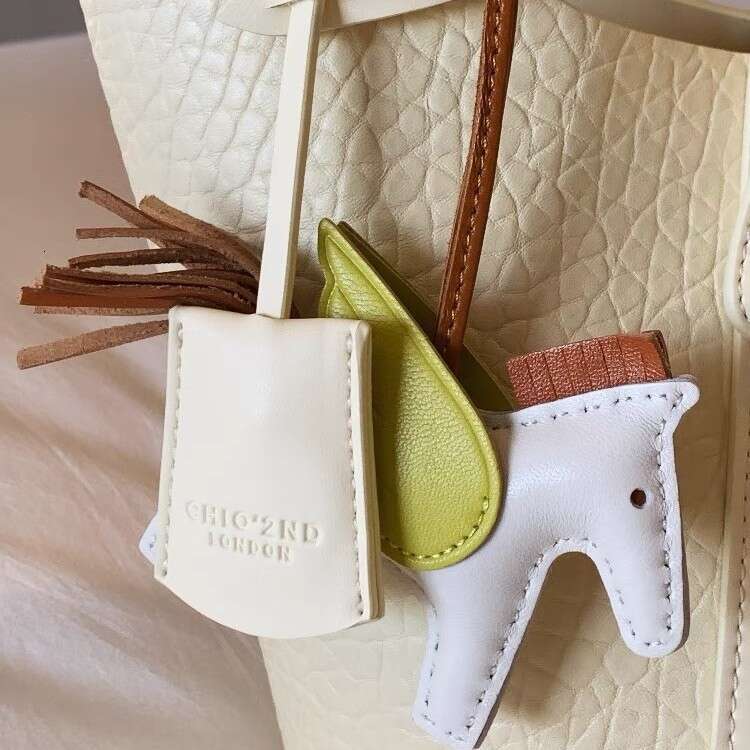 Free shipping fashion designer bag Luxury Milk Bucket for Women Light Yellow Handbag Spring Summer Super Popular Shoulder Crossbody Bag Fashionable an