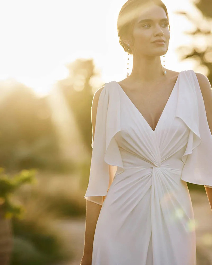 Simple Graceful White Wedding Dress A-Line With Deep V-Neck Customized Bride Gown Plus Size Special Occasion Vestidos De Novias