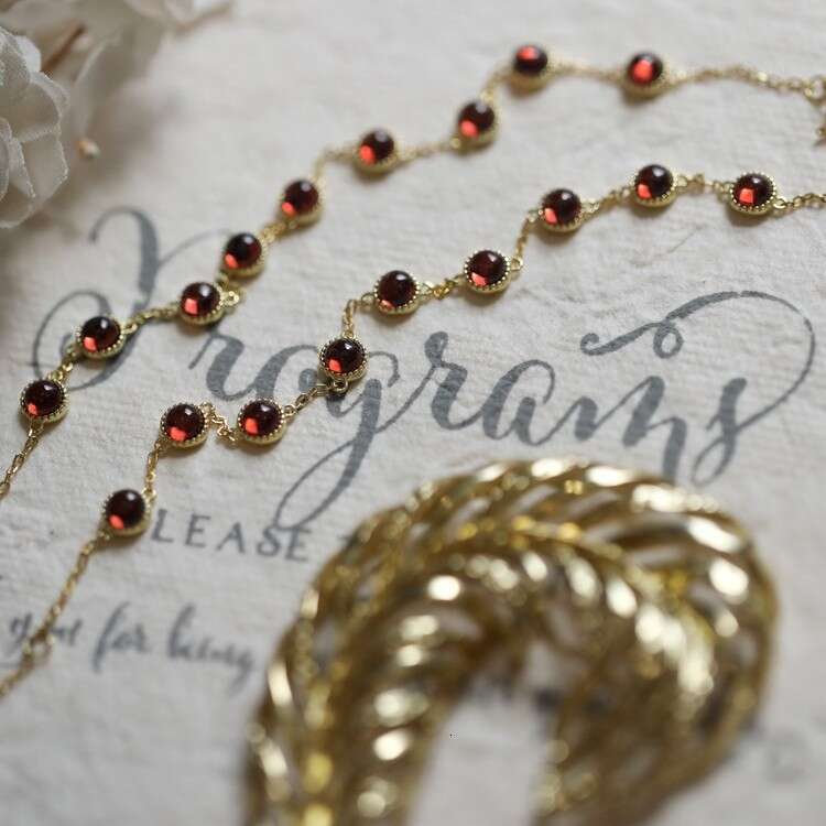Sweet and Luxurious Style Rose Vermilion High Imitation Garnet Crystal Bracelet for Women Simple Versatile Elegant Niche