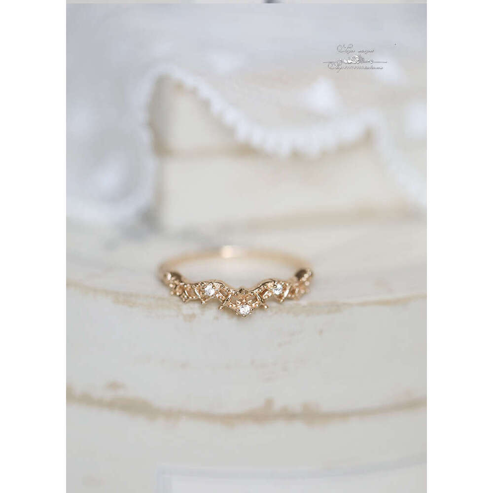 Summer New Luxury Electroplated Color Exquisite Hollow Pattern Leaf High-end Versatile Ring