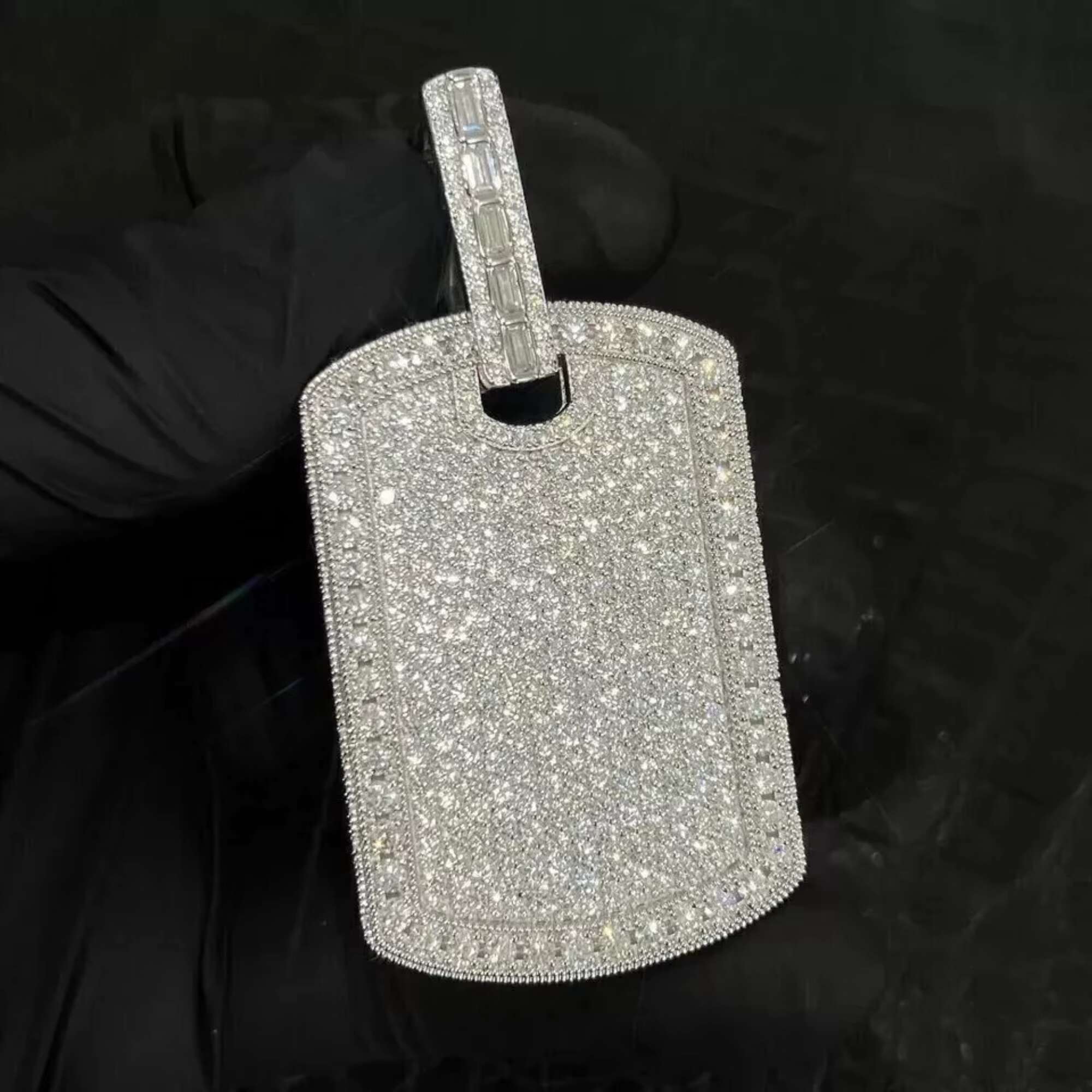 Trendy 10kt White Gold Dogtag Fashion Pendant with Round Cut Moissanite VVS Clarity Diamonds High-end Moissanite Pendants Charms