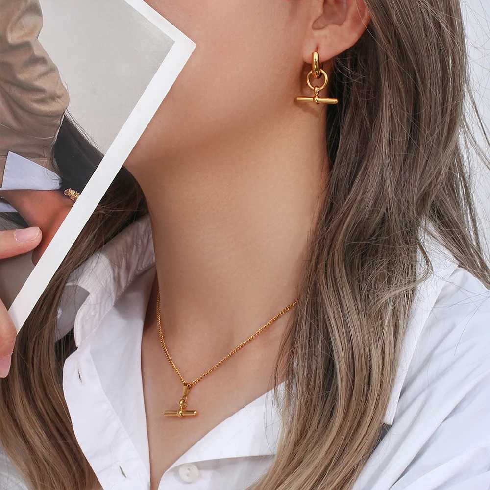 E.B.belle Stainless Steel 18K Gold Plated Minimalist Design T Bar Pendant Necklace For Women Girls Ladies Gold Jewelry W250618