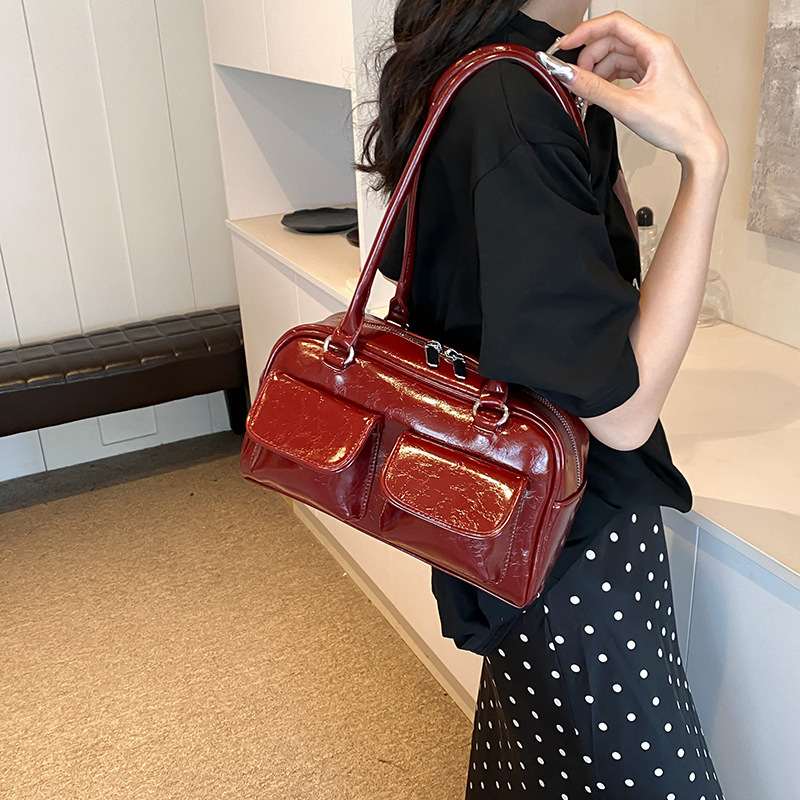 Free shipping designer Oil Wax Leather Commuter Bag Handbag Women Bag 2025 New Versatile Casual Underarm Bag Large Capacity Shoulder Bag