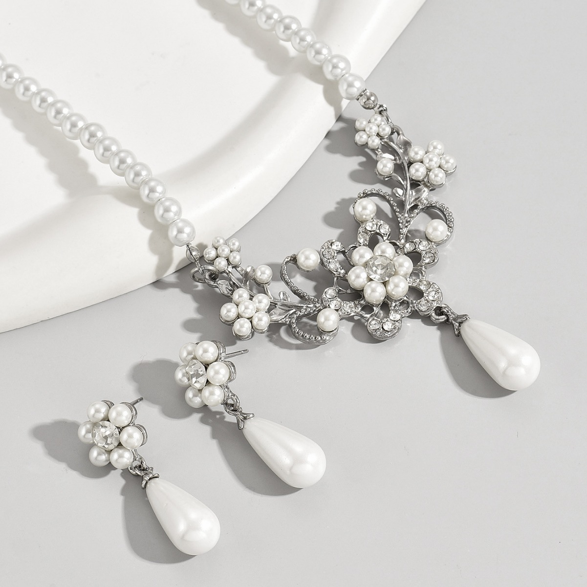 Elegant American Style Pearl Inlaid with Zircon Plum Blossom Design Earrings Necklace Set