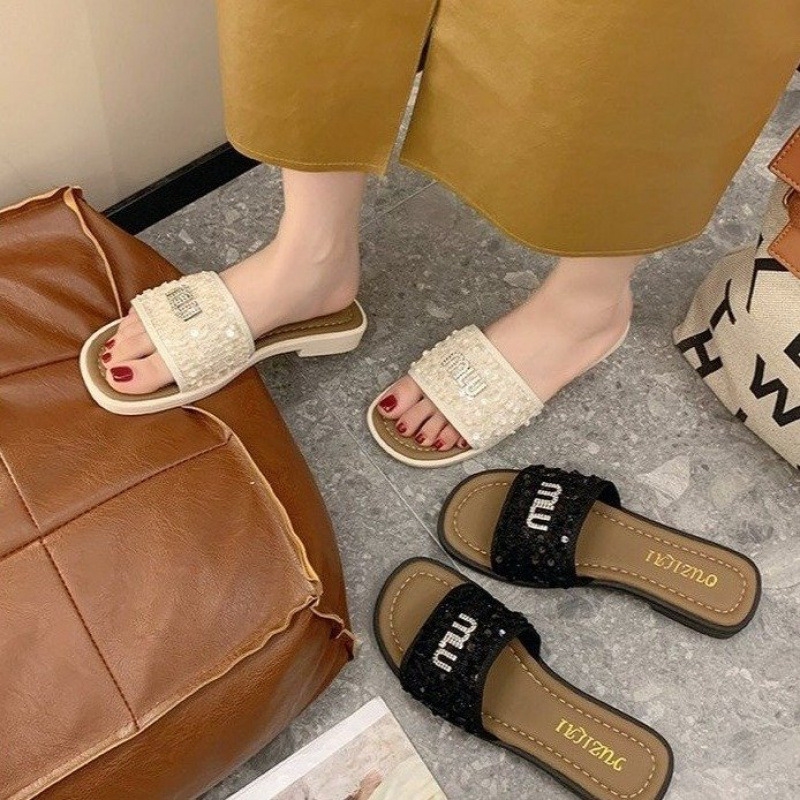 Designer Slippers, women's summer outerwear 2025, flat beach sandals, fashionable and versatile, women's soft-soled anti-slip flip-flops, fr