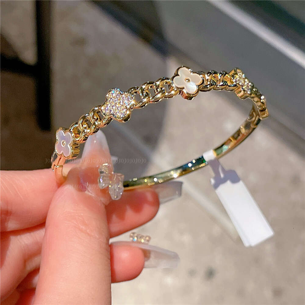Layered Elegant Flower JOJOACC Light Internet Celebrity Style Hollow Natural Mother-of-Pearl Bracelet Temperament Jewelry