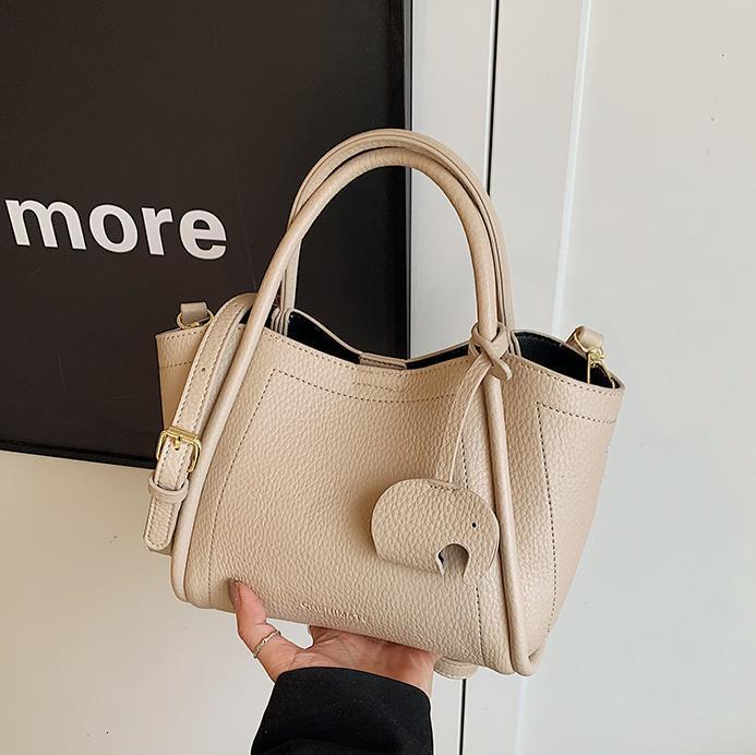 Free shipping designer Trendy Fashion Handbag Basket Bag 2025 New Niche High-end Shoulder Bag Versatile Bucket Bag Women Bag