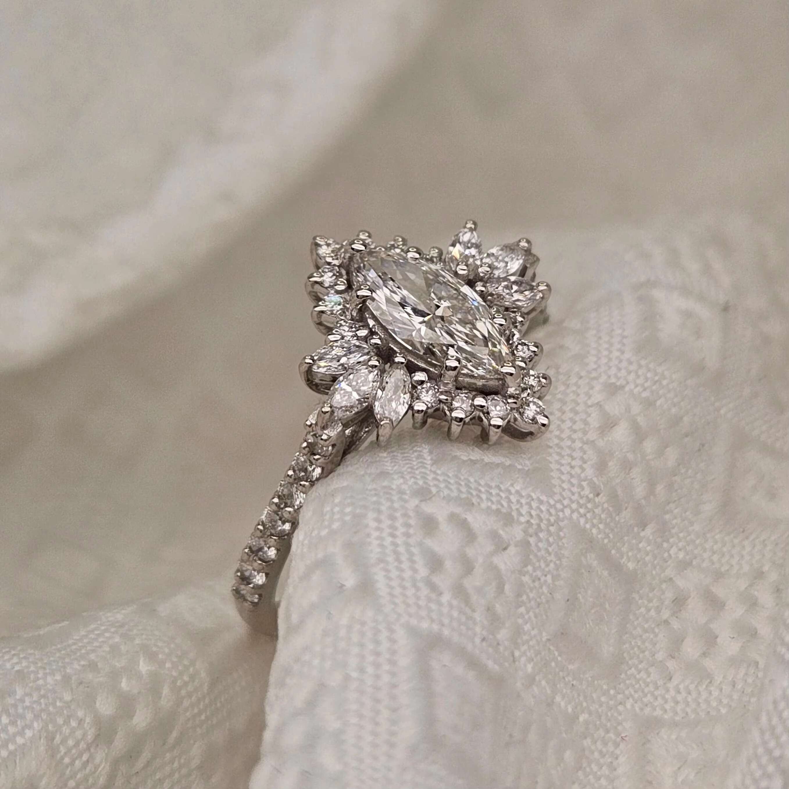 lab grown Luxury 925 Sterling Silver Moissanite Diamond Ring Classic Style Wedding Engagement Jewelry Wife Girlfriend Cut Diamond Parties cvd diamond 