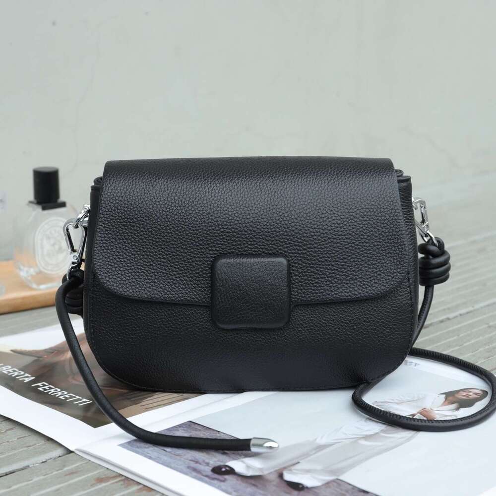New Women's Fashionable Shoulder Simple Versatile Crossbody Small Square Bag Top Layer Cowhide 2025 Spring Summer