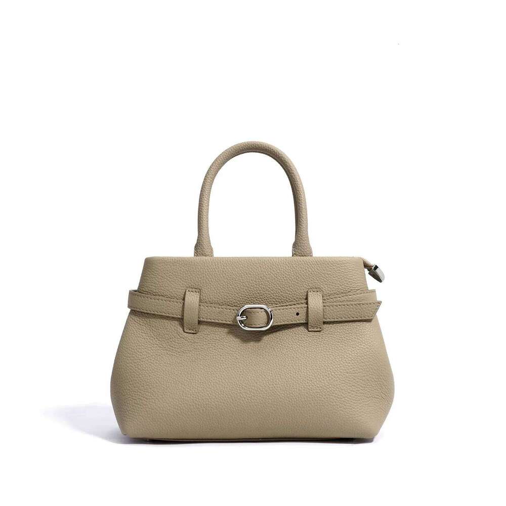 New Leather Handbag Premium Simple Versatile Messenger Niche Design Commuter Women's Bag Exquisite And Compact