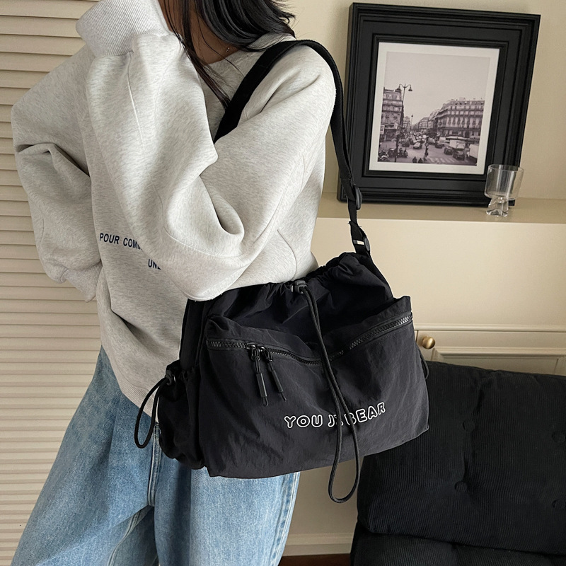 Free shipping designer Nylon Waterproof Tote Bag for Women Large Capacity 2025 New Commuter Multi-Pocket Crossbody Bag Lightweight Travel Bag for Wome