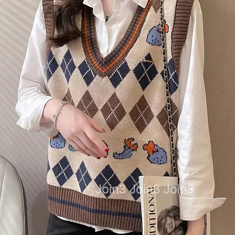 Waistcoat Sleeveless Short Lady Sweaters Pullover Cropped Tops 2025 Jumper Cheap Clothes Clothing Trend Y2k Knit Vests for Women