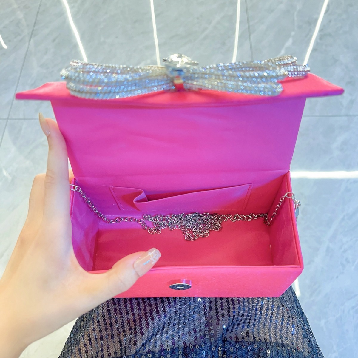 Free Shipping For Designers New French Style Shiny Silk Small Square Box Luxury Bag Bag With Bowknot For Evening Party, Clutch, Shoulder, And Crossbod