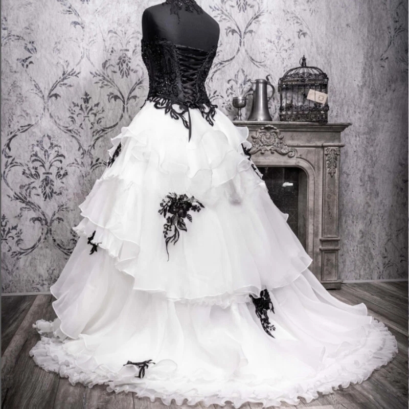 Gothic Black And White Wedding Dresses Lace Appliques Beading Strapless Sweetheart Long Tiers Bridal Gown Vintage Vestido De Novia Back Lace-up