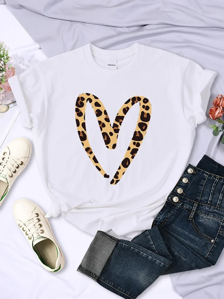 Hollow Out Leopard Print Love Tshirt Women Fashion Casual T Shirt Street Sport Soft Tee Shirt Breathable Street T Shirt Woman 250614