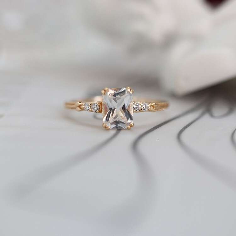Light Luxury Style Niche Design High-end Sense Diamond-studded Gold-plated Open Ring for Women Jewelry Accessories
