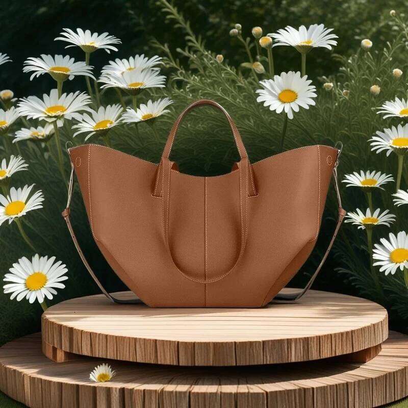 Classic Elegant Style Large Capacity Wing Crossbody Handbag Retro European American Niche Bucket Armpit Tote Bag Fashion