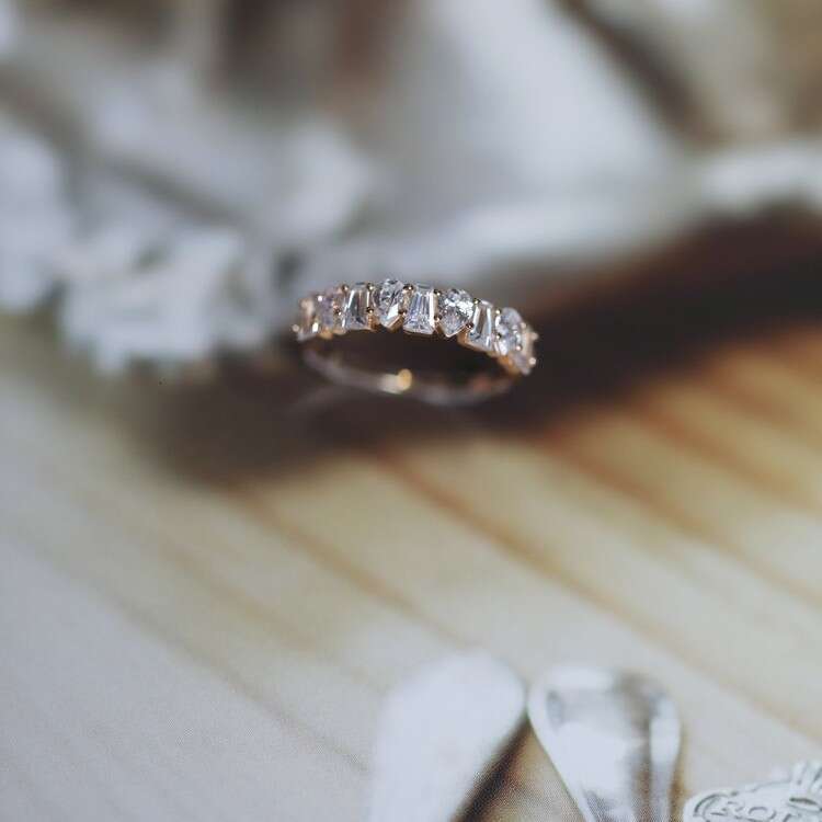 De la luz Silver Morning Super Beautiful Glossy Diamond Shaped Zircon Light Luxury Versatile High-end Ring