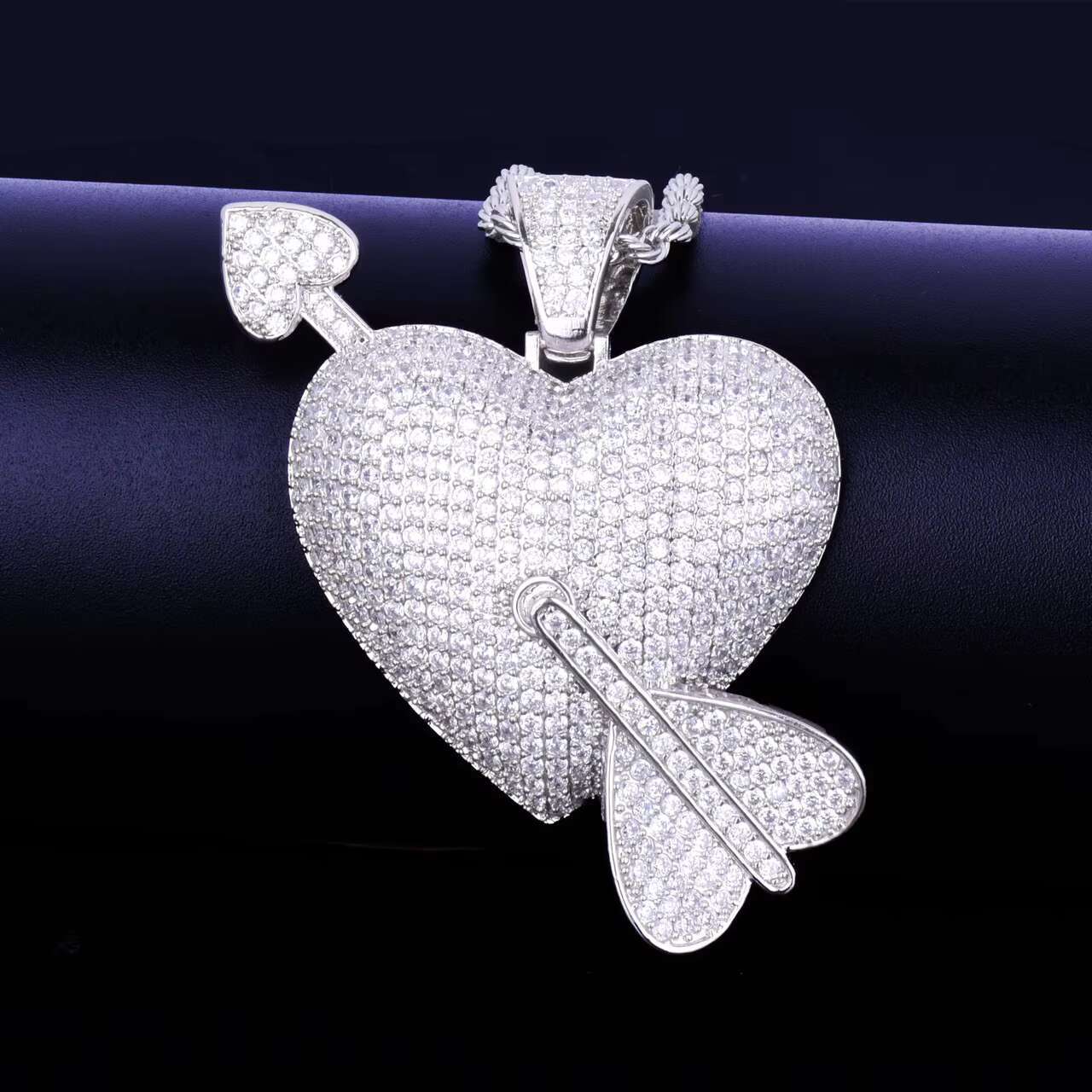 New Arrival Luxury 925 Silver 18K Heart Arrow Pendant Hip Hop Style Moissanite Jewelry