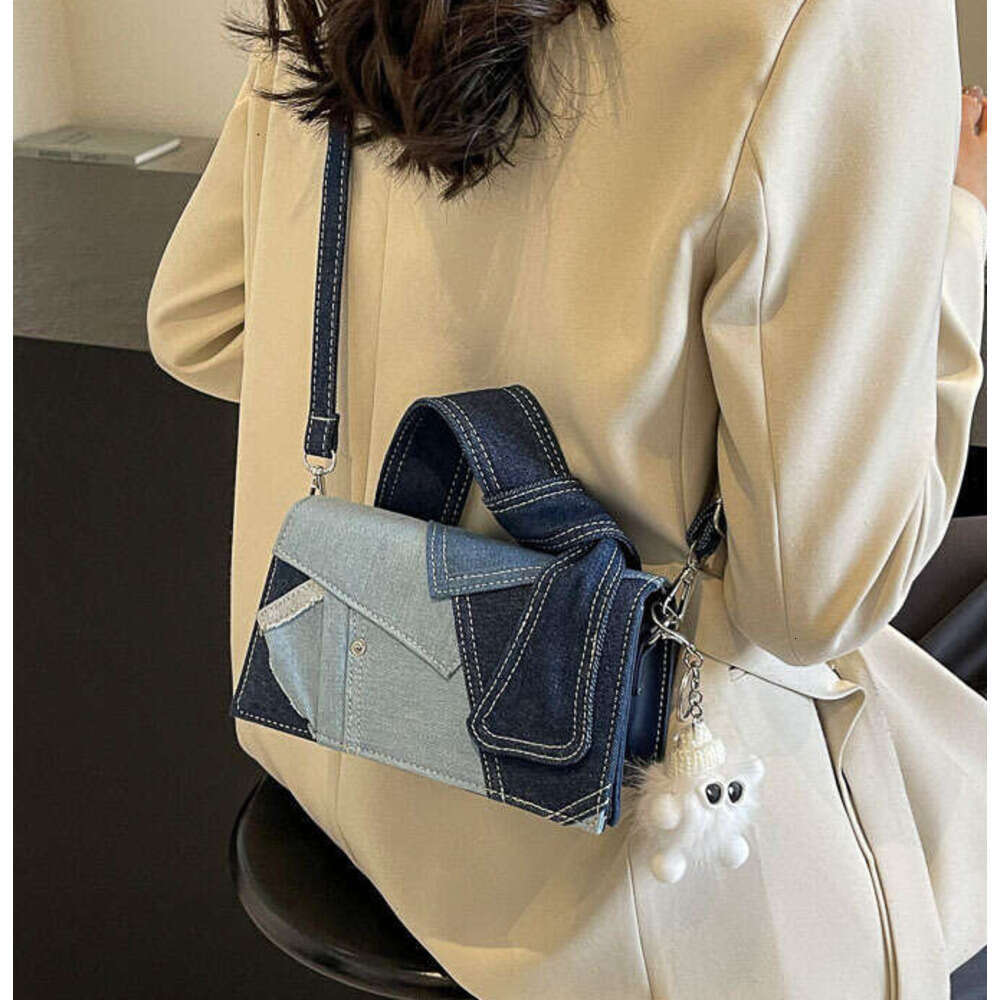 Niche Designer Tote Bag Luxury Purse Beach Denim Handbag Women Hobo Versatile Crossbody Bag Fashion Shoulder Commuter Small Square Denim Bag Backpack