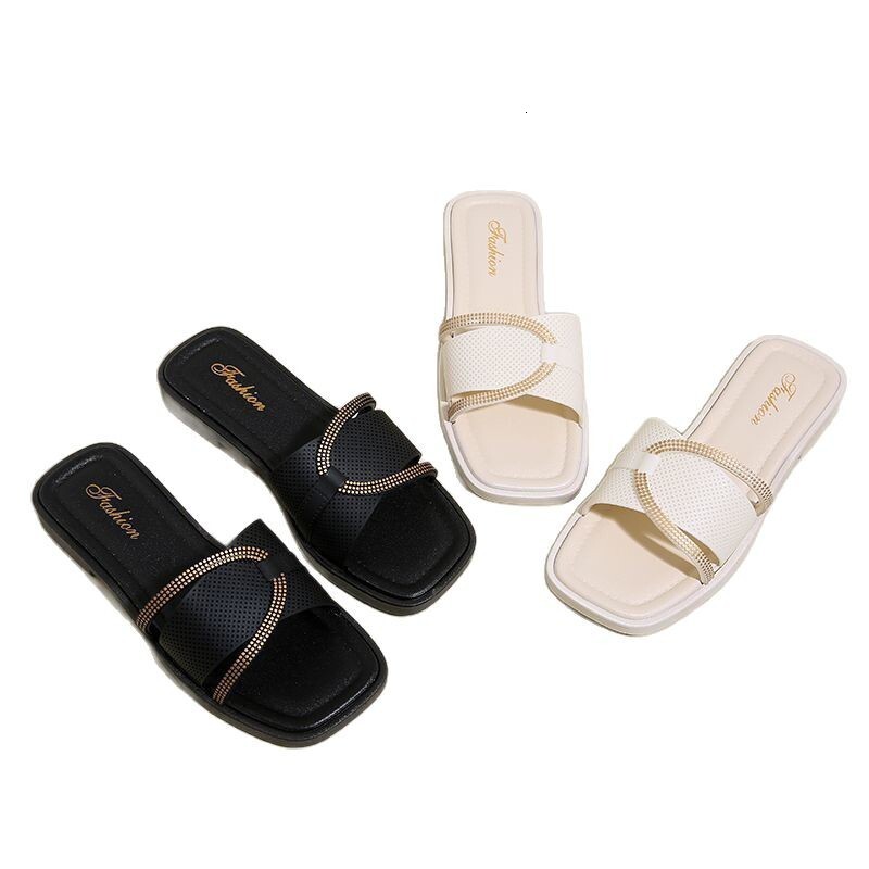 Summer outdoor slippers with French style, gentle and fashionable, anti slip shoes, fashionable beach women's sandals, designer sandals
