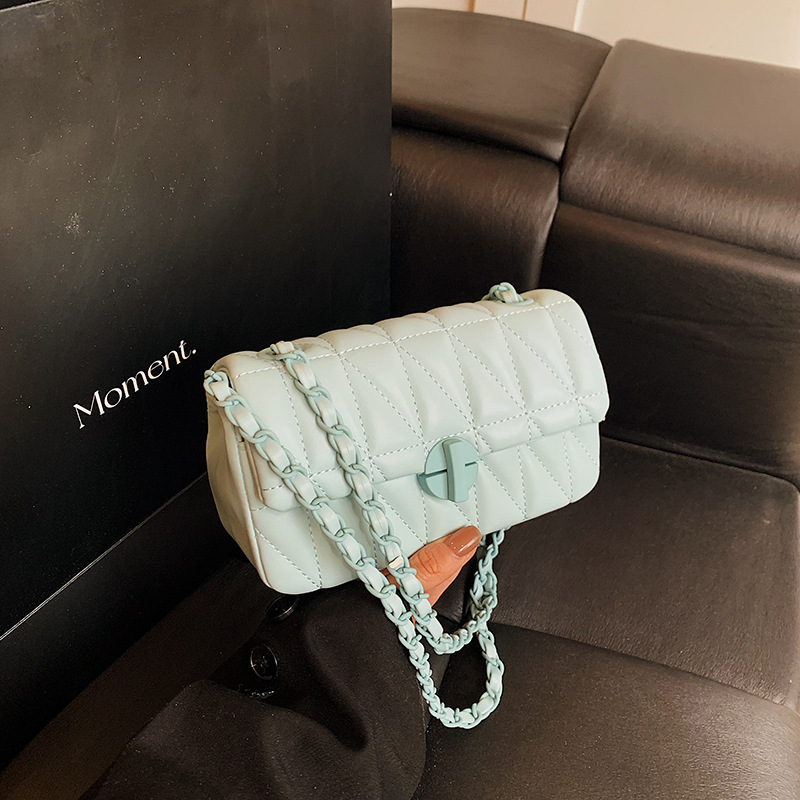 Free Shipping For Designers Single Shoulder Niche Design Embroidered Luxury Bag Quilted Crossbody Bag 2025 New Fashion Versatile Chain Simple Women�