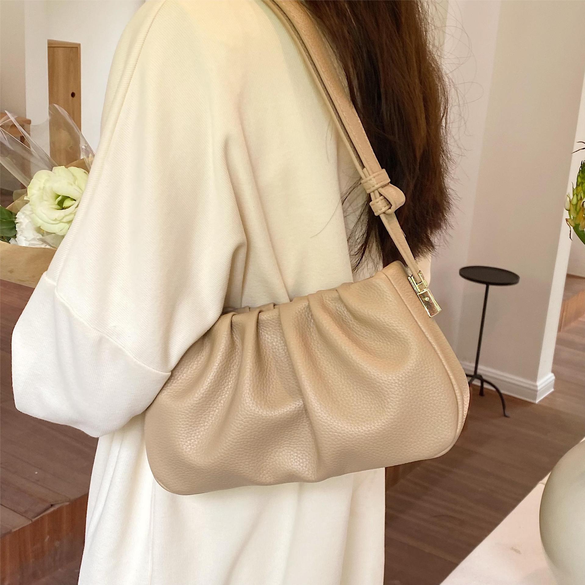 Free shipping designer Bag Wrinkle Cloud Bag 2025 New Women Bag Trendy Crossbody Bag Stylish Shoulder Bag Underarm Bag