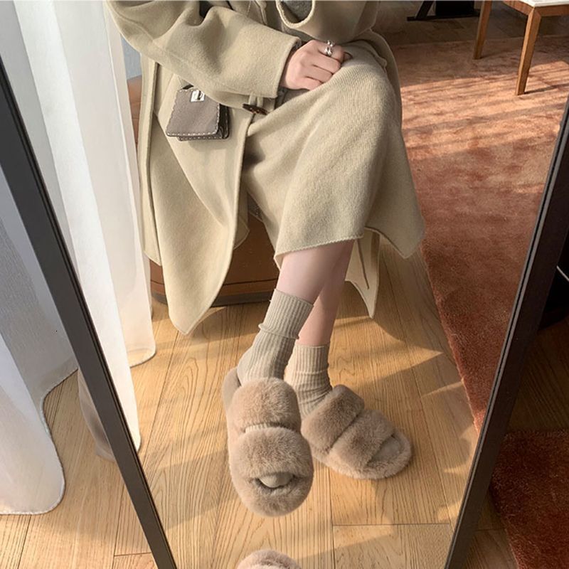 Women's fur slippers outdoor new Korean fashion shoes autumn and winter home indoor cotton slippers designer sandals slippers