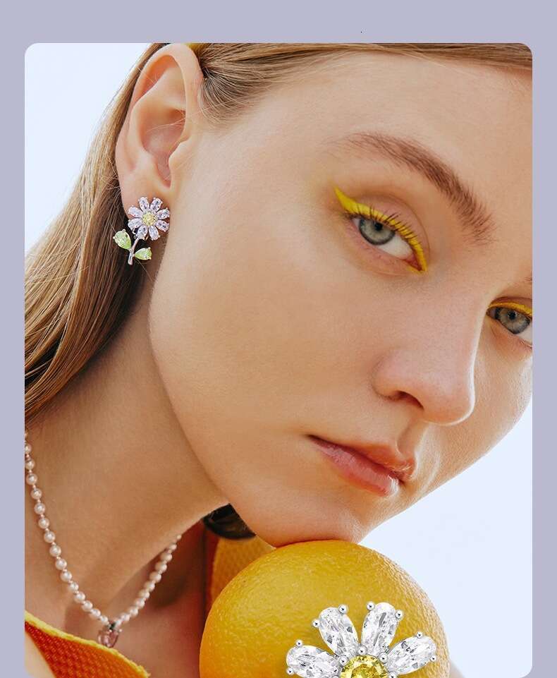 Hejia Style Crystal Suower Daisy Earrings Sier Needle High-end Light Jewelry Mosquito Coil Ear Clips