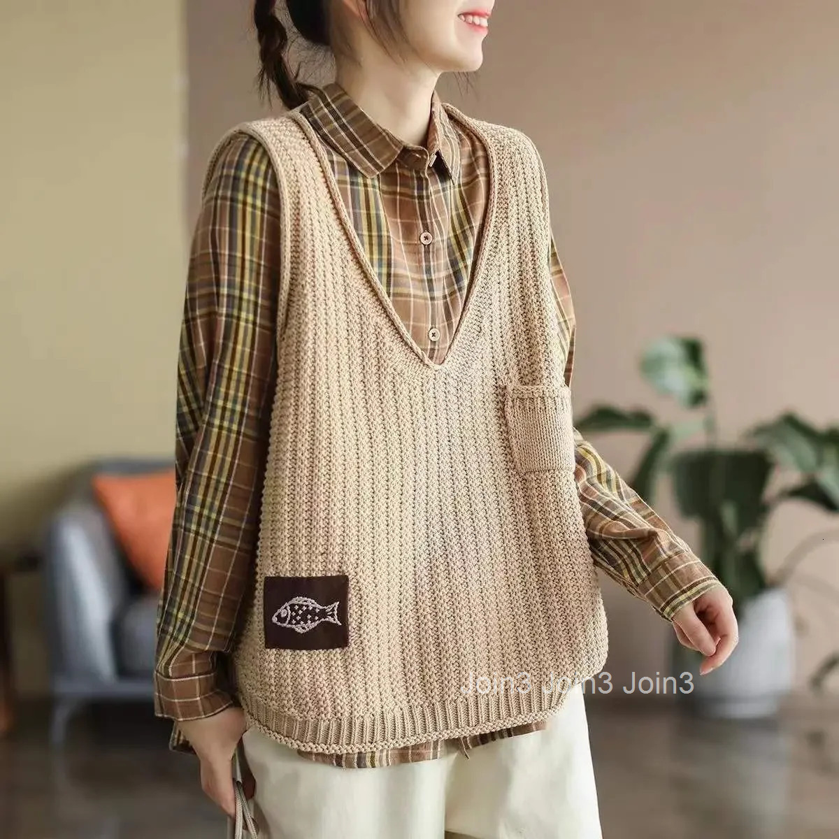 Female Sweater Solid Cropped Waistcoat Short Pullover Womens Knitted Vest Clothing Trend 2025 On Offer Formal Casual Fashion