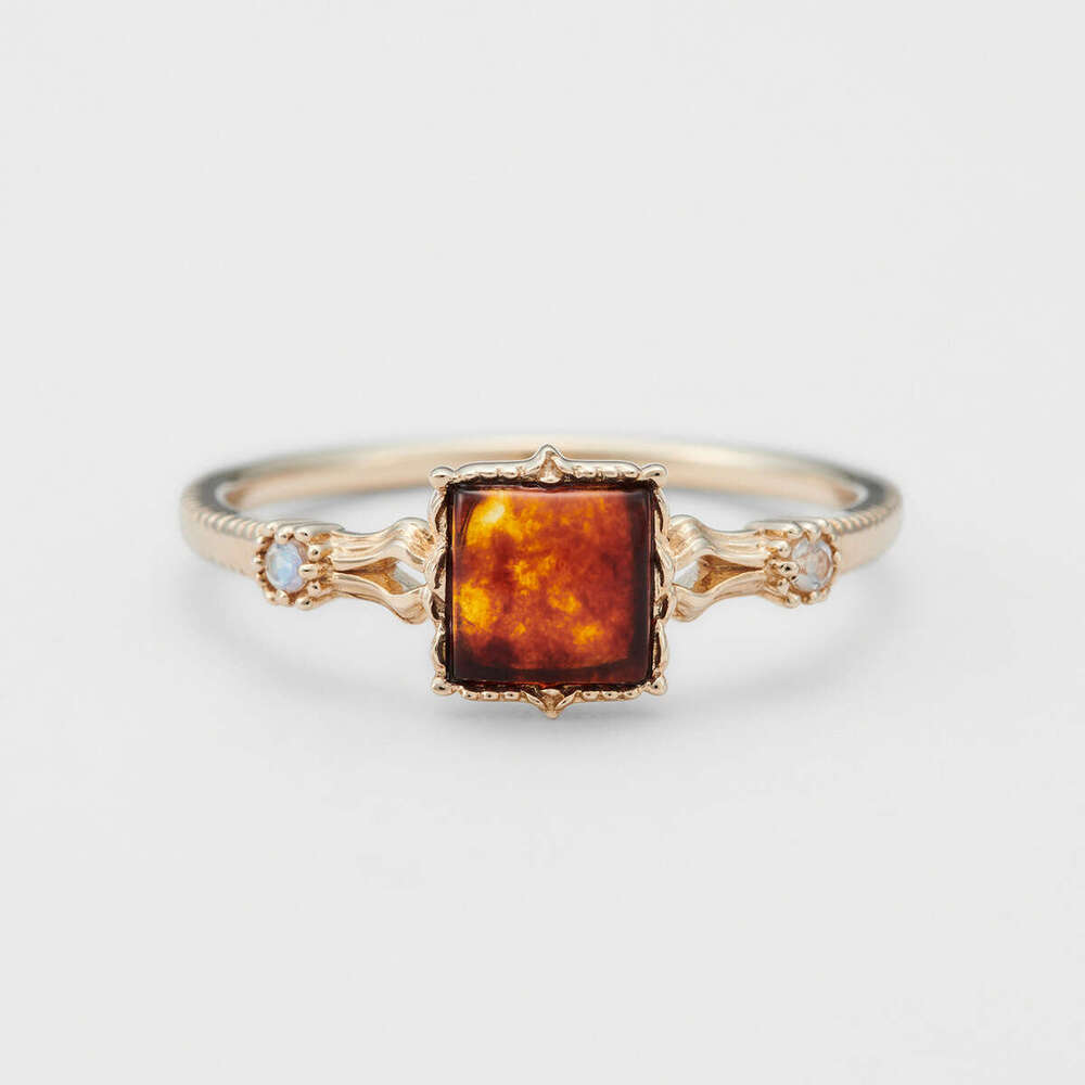 Elegant Simple Square Recycled Amber for Women Gold-Plated Palace Light Luxury Adjustable Ring