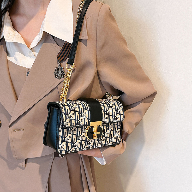 Free shipping designer bags for womens Shoulder bags black New versatile French printed chain crossbody bag