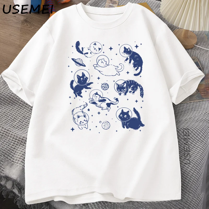 Retro Cats in Space 90s Graphic T Shirts Vintage Astronaut Cats T-Shirt Funny Kitten Tshirt Print Comfortable Round Neck T Shirt