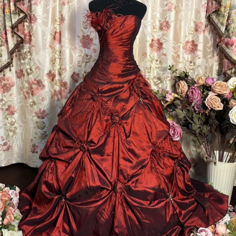 Ruched Vintage Victorian Prom Dresses Dark Red Strapless Satin Evening Gown Hand Made Flowers Feathers Formal Dress Costume Customized