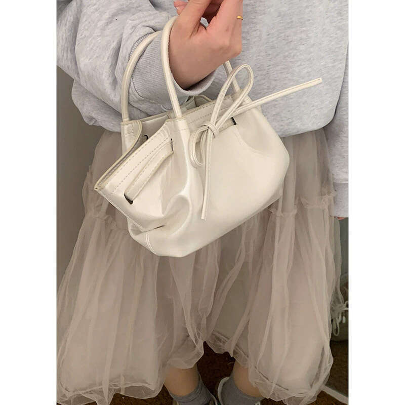 Korean Niche Handheld Basket for Women 2025 Spring Summer New Fashion Trendy Bucket New with Bowknot Crossbody Bag