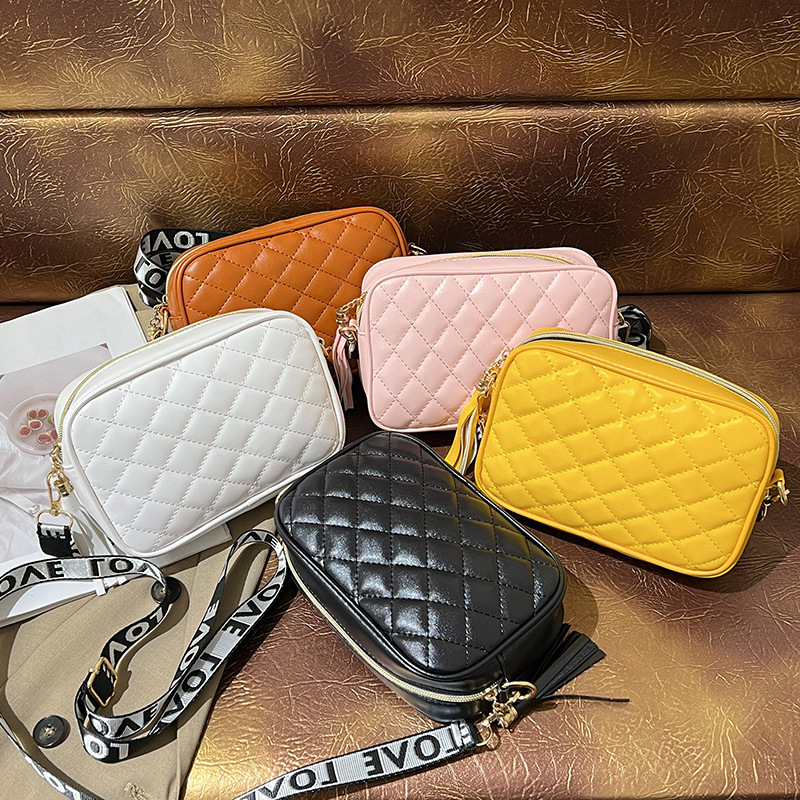 Free Shipping 2025 New Designer Bag Casual High-quality Shopping Bag Textured Embroidery Women's Small Square Bag High-end Trendy Single Shoulder