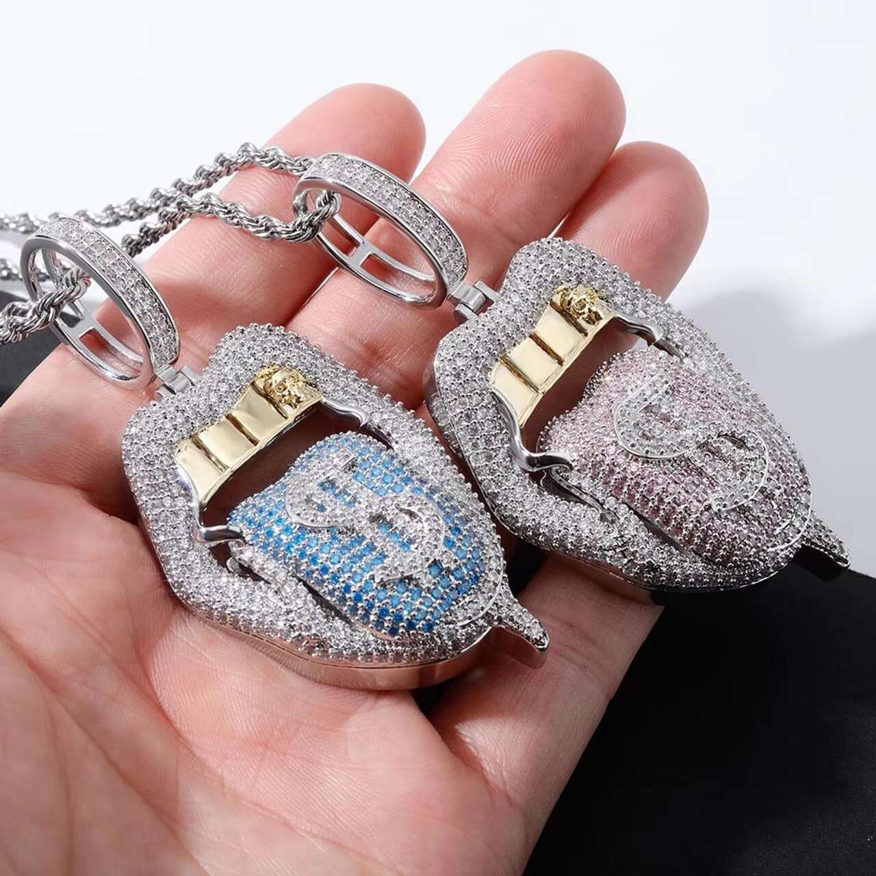 New Arrival Hot Girl Magic Money Tongue Dollar Sign 14kt Solid Gold Pendant Necklace Unique Design for Hip Hop Rapper Jewelry