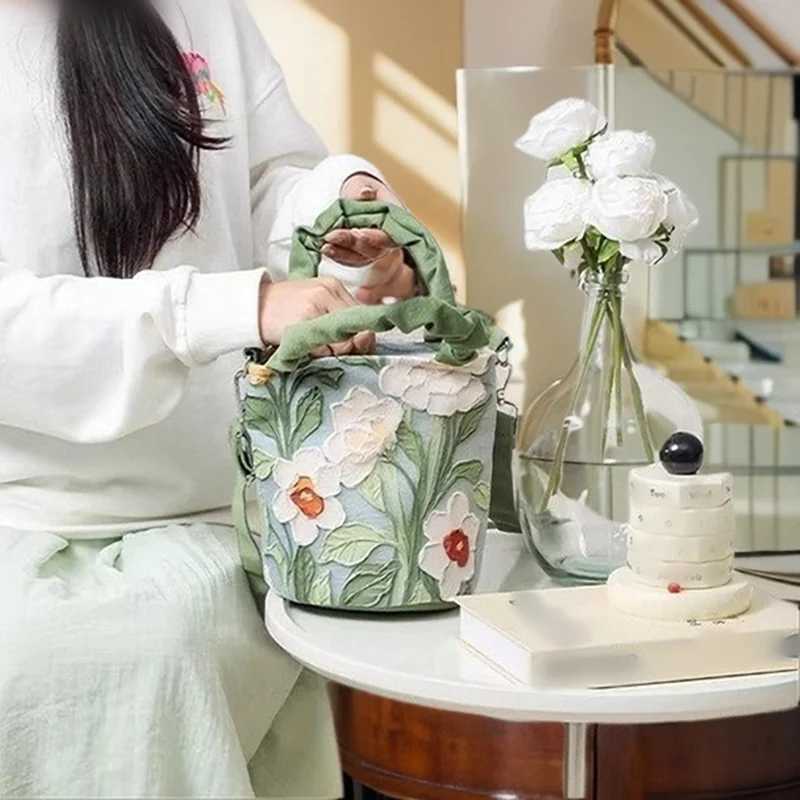 Oil Painting Flower Advanced Feeling Crossbody Handle Bucket Bag Womens Bag Korean Illustration Literary Watercolor Creative Z250618