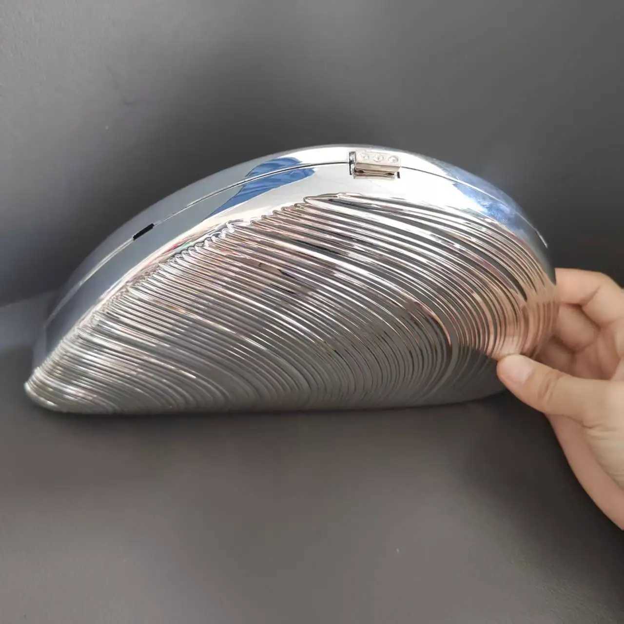 2025 Summer Spring Silver Spiral Oyster Shell Clutch Bag Silver With Silver Chain Z250618