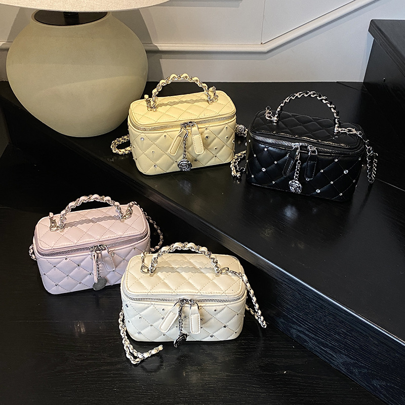 Free Shipping For Designers Quilted Chain Shoulder Bag For Women 2025 New Fashion High-end Shiny Diamond Box Bag Luxury Bag Stylish Crossbody Bag Tren