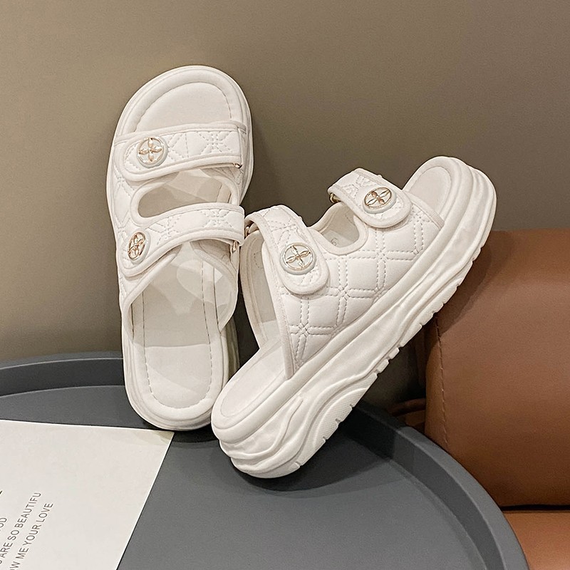 2025 new Free shipping flat for womens designer sandals black white Summer beach slippers size 35-40