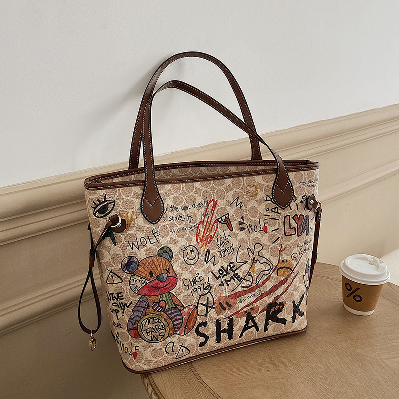 Hot Free shipping designer bags for womens Shoulder bags white brown black New versatile and fashionable teddy bear graffiti tote bag