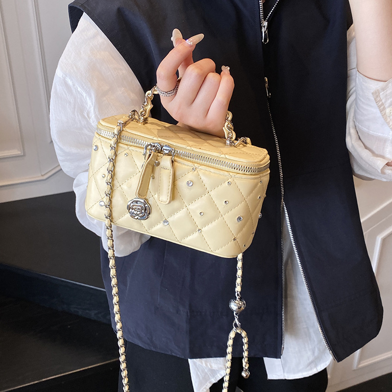 Free Shipping For Designers Quilted Chain Shoulder Bag For Women 2025 New Fashion High-end Shiny Diamond Box Bag Luxury Bag Stylish Crossbody Bag Tren