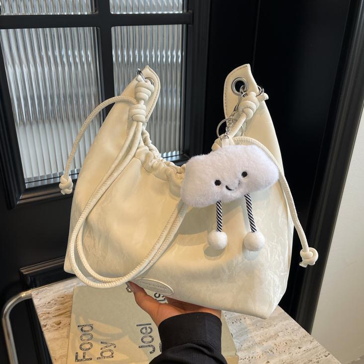 Free shipping designer Niche Underarm Bag for Women 2025 New Versatile Pleated Crossbody Bag Commuter Large Capacity Tote Bag