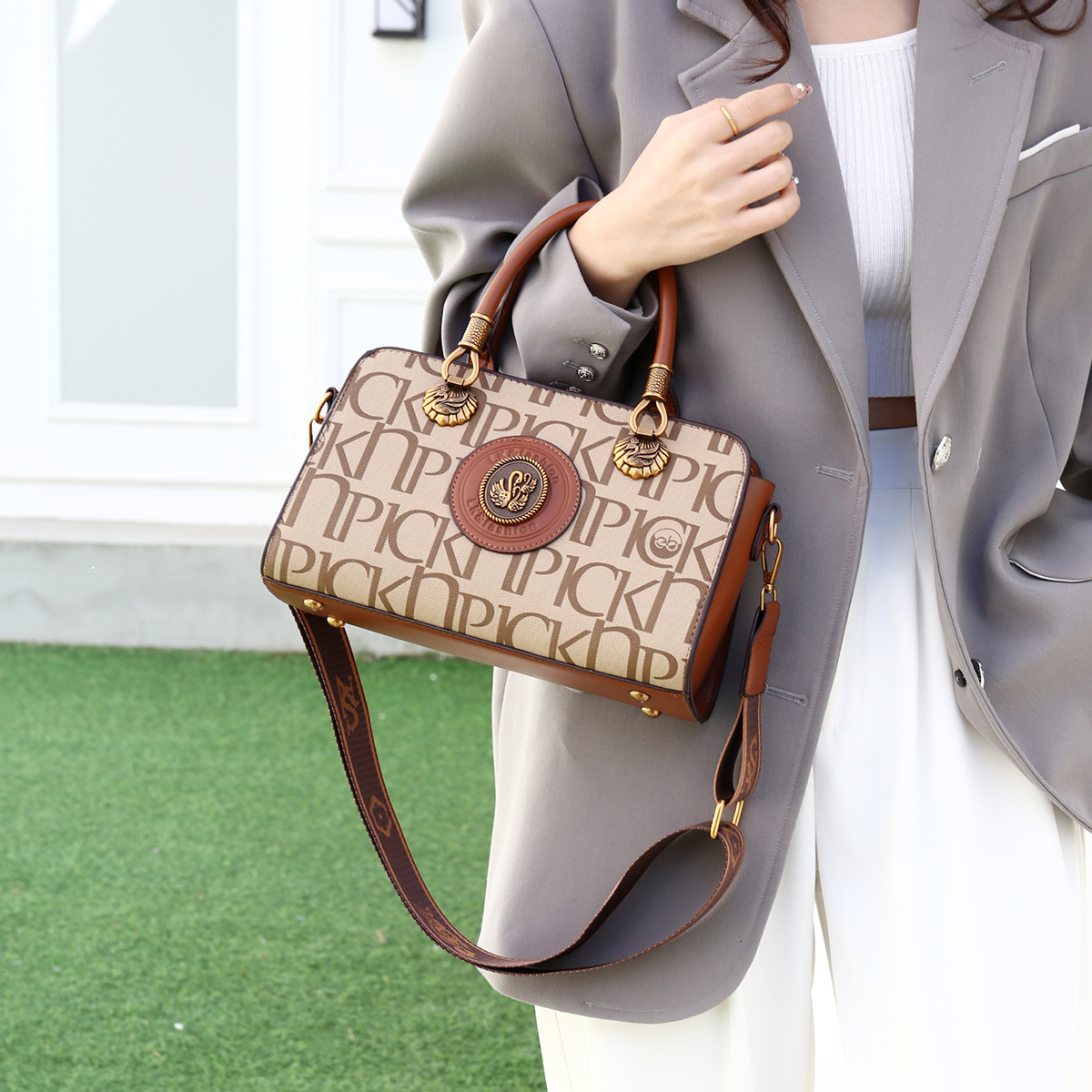 Free Shipping 2025 Summer New Designer Bag High-end Retro Fashion Handbag Multifunctional Women's Shoulder Bag Casual High-quality Shopping Bag
