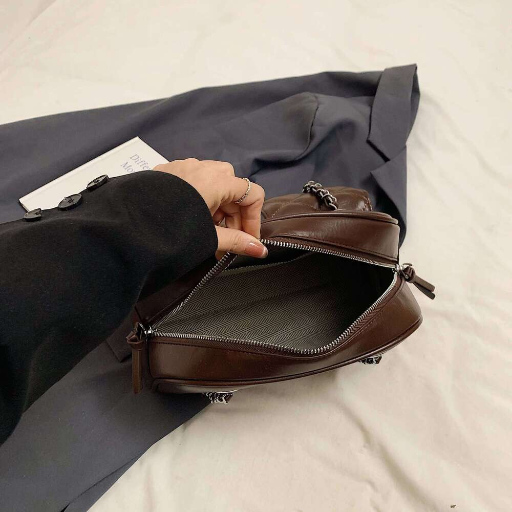 Vintage Boston With -Style Embroidered Pillow Elegant Commuting Shoulder Bag